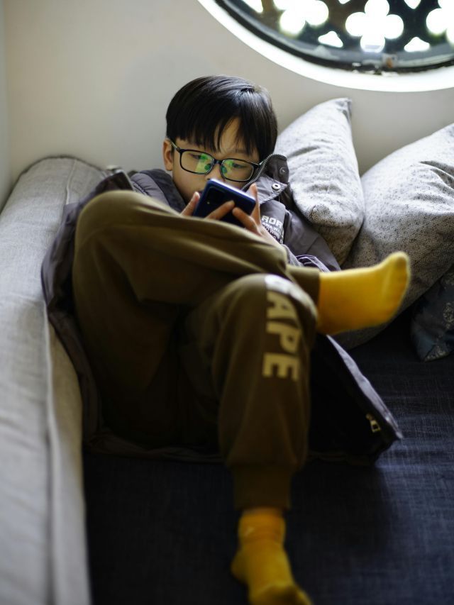 Proteção digital na infância avança no debate global; entenda