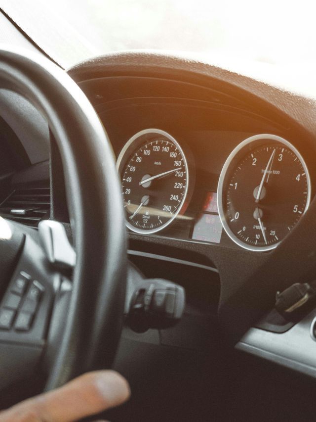 Tecnologia transforma veículos em “smartphones sobre rodas”; veja recursos