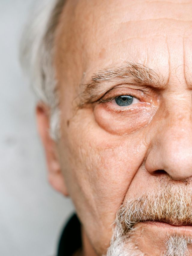 Chip em estudo restaura a visão de pessoas com degeneração por idade