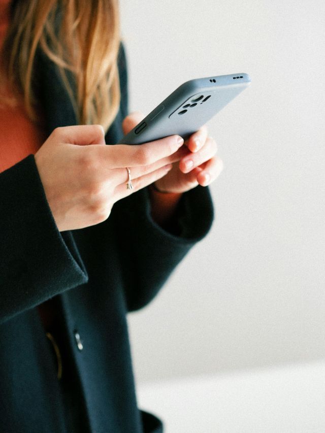 Uma em cada dez brasileiras já sofreu violência digital, diz pesquisa