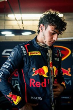 Novo Verstappen? Quem é Arvid Lindblad, confirmado na F1 em 2026