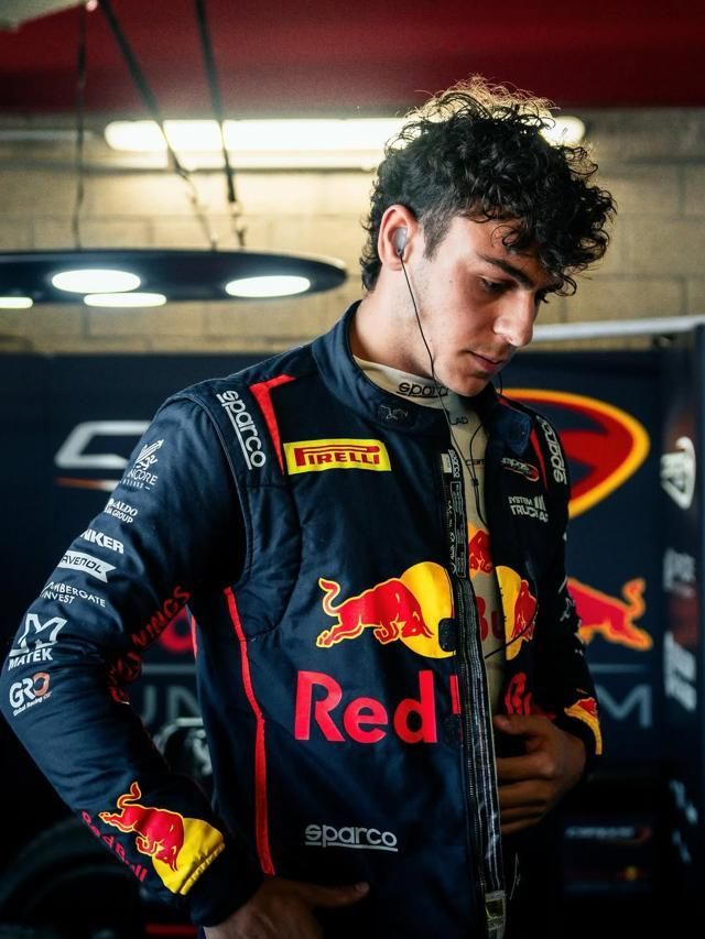 Novo Verstappen? Quem é Arvid Lindblad, confirmado na F1 em 2026