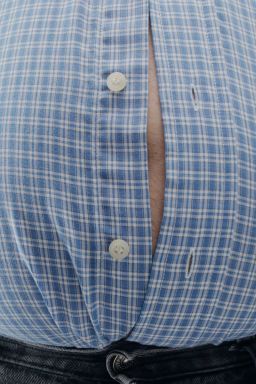 “Barriga de chopp” está ligada a danos cardíacos em homens, diz estudo