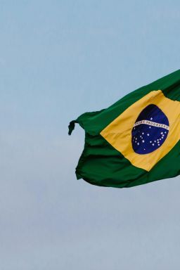 PIB: Brasil deixa lista das 10 maiores economias do mundo e cai para 11º