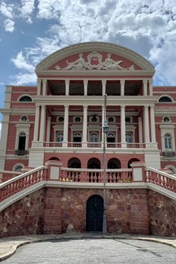 Natureza e gastronomia: saiba por que Manaus é tendência em 2026