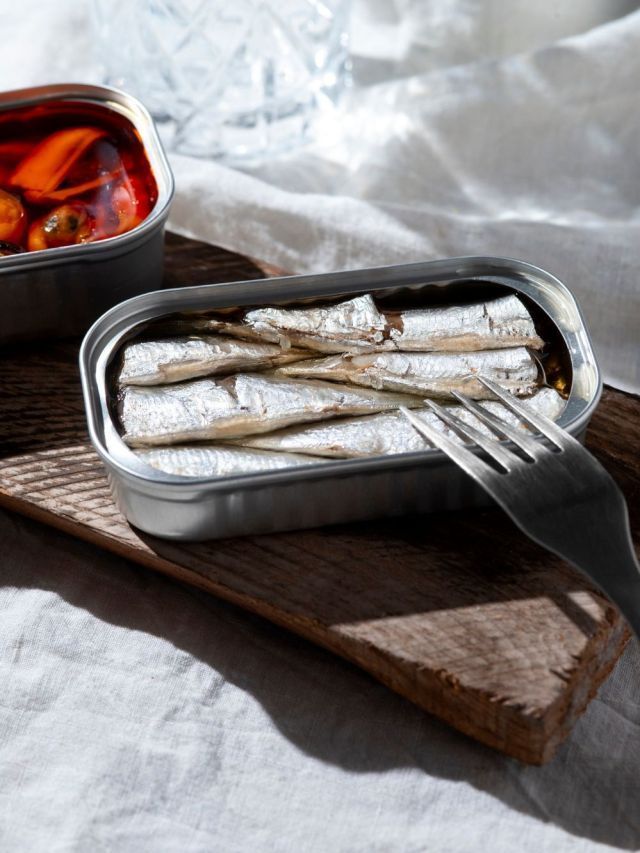 Atum, milho e sardinha: alimentos enlatados fazem mal?