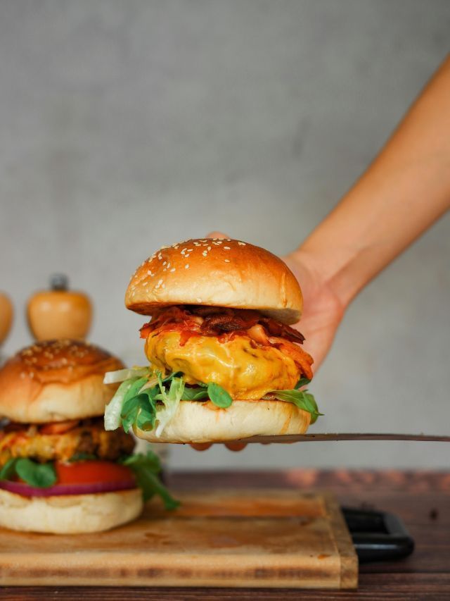 Receitas fáceis de hambúrgueres suculentos para fazer em casa