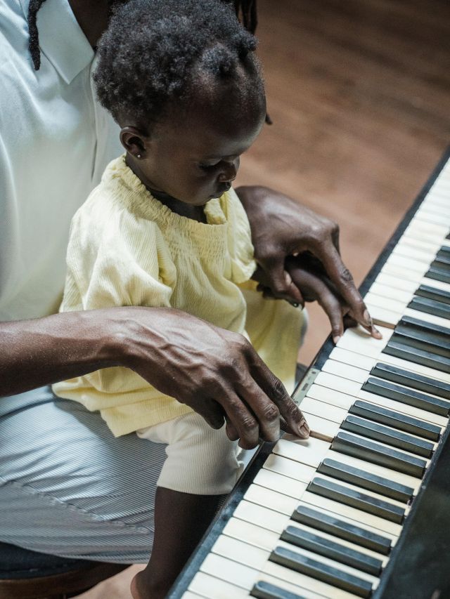 Como a música fortalece habilidades sociais e cognitivas na infância