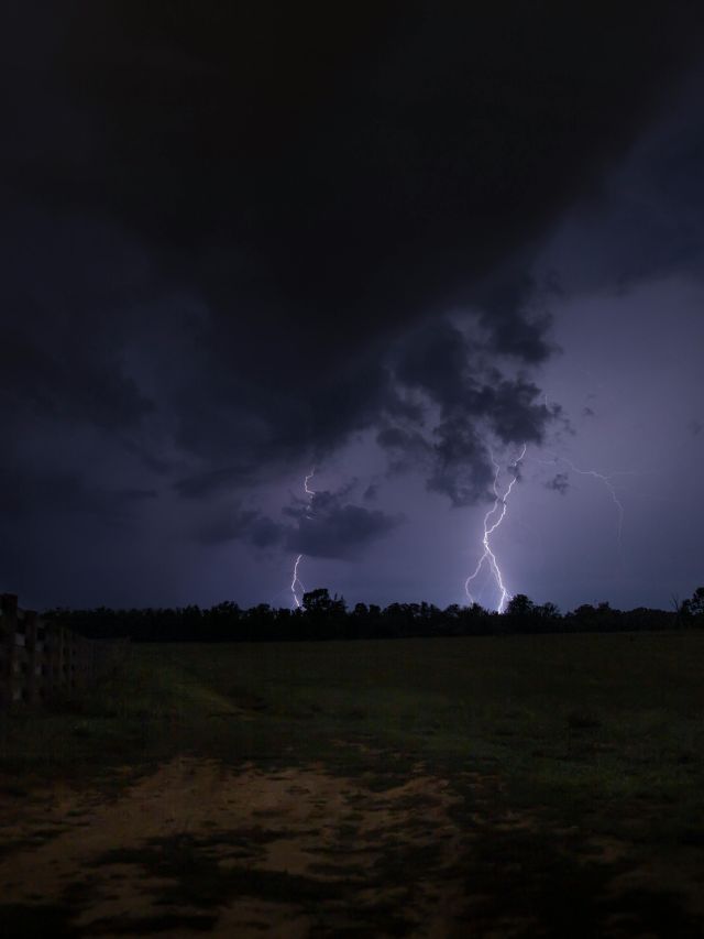 Quais são os riscos à saúde de uma pessoa atingida por um raio?