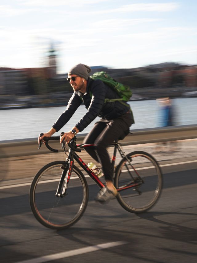 Andar de bicicleta pode afetar sua vida sexual? Especialista explica