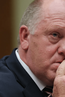 Quem é Tom Homan, o “czar da fronteira” enviado por Trump a Minnesota?