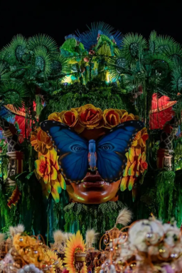 Carnaval: como desfilar em uma escola de samba em 2026?