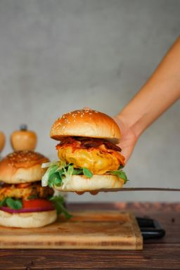 Receitas fáceis de hambúrgueres suculentos para fazer em casa
