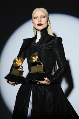 Grammy: Lady Gaga se torna 1ª a vencer todas as categorias de pop