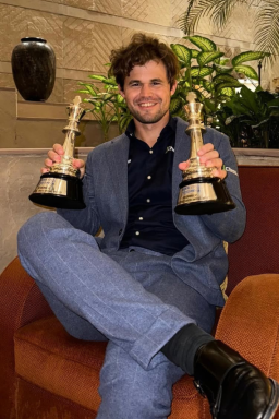 Magnus Carlsen é o 1º campeão mundial oficial de xadrez freestyle