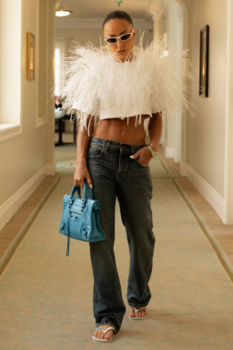 Sabrina é a 1ª brasileira a vestir Balenciaga por Pierpaolo Piccioli