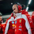 Hamilton critica trocas de engenheiros na Ferrari: ‘Prejudicial’