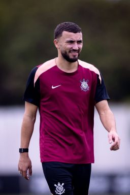 Corinthians anuncia contratação do marroquino Zakaria Labyad