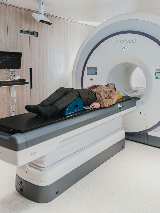 IA prevê idade cerebral e risco de câncer com ressonância magnética