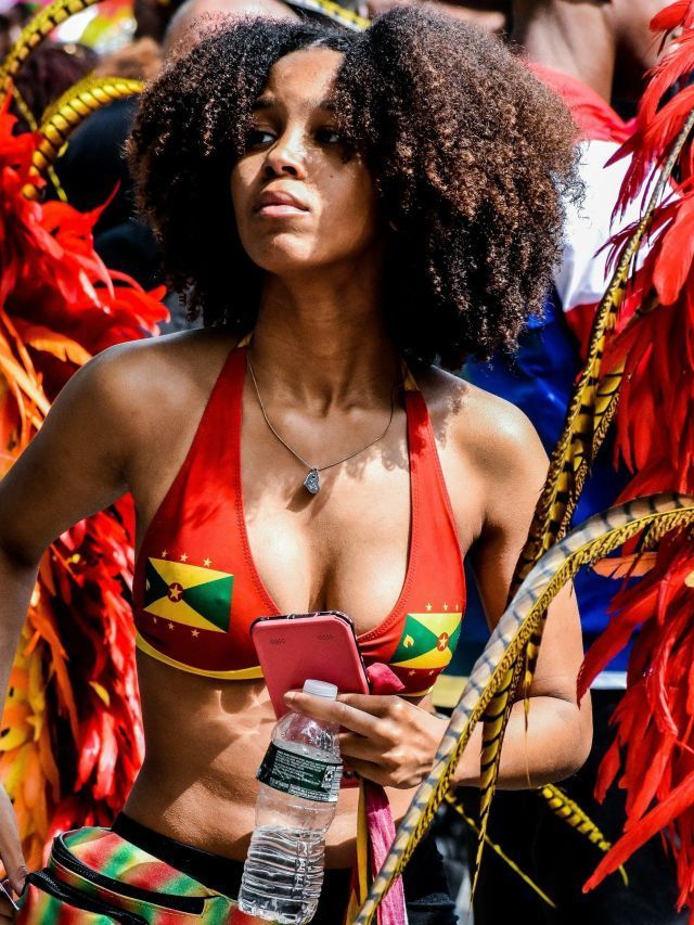 Carnaval: confira dicas para proteger cartões e celulares na folia