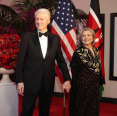 Saiba como Hillary e Bill Clinton estão envolvidos no caso Jeffrey Epstein