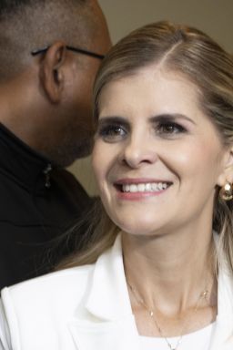 Quem é Laura Fernández, presidente eleita da Costa Rica