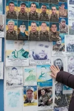 Catástrofe demográfica: Ucrânia está virando nação de viúvas e órfãos