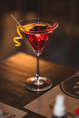 Como os bares de hotel mudaram a história da coquetelaria