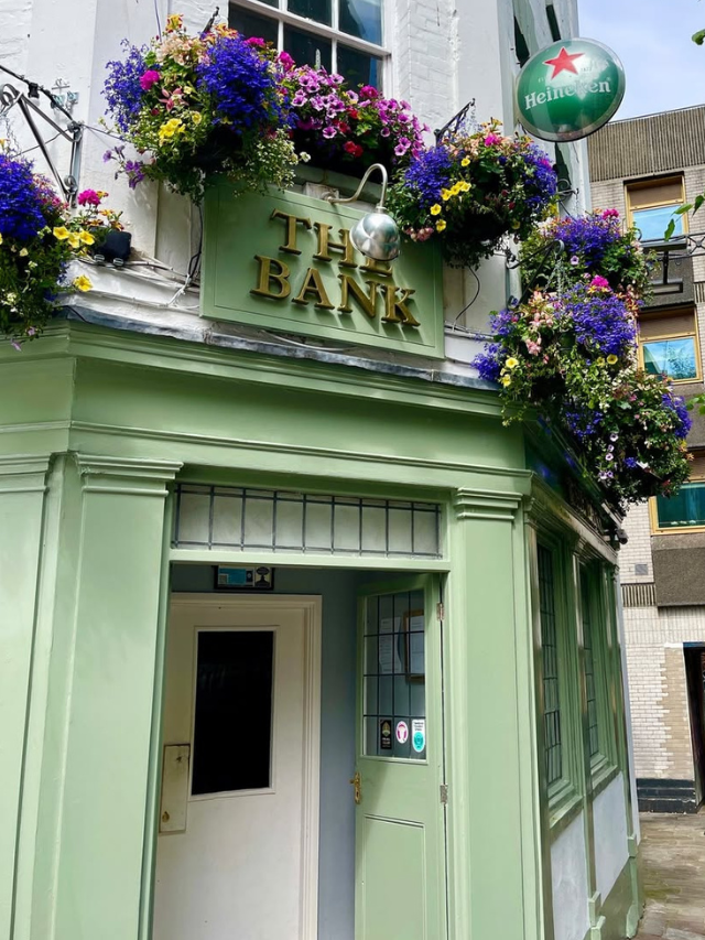 Pub esgota reservas do ano em apenas 11 minutos: conheça o The Bank