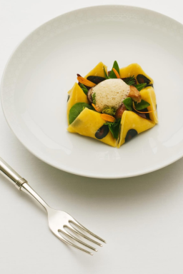 Como é o café da Dior em Tóquio, com menu assinado por chef premiada