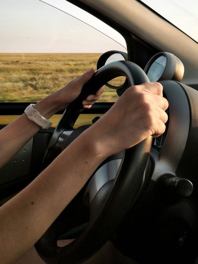 Projeto de lei quer distinguir CNH para carro automático e manual
