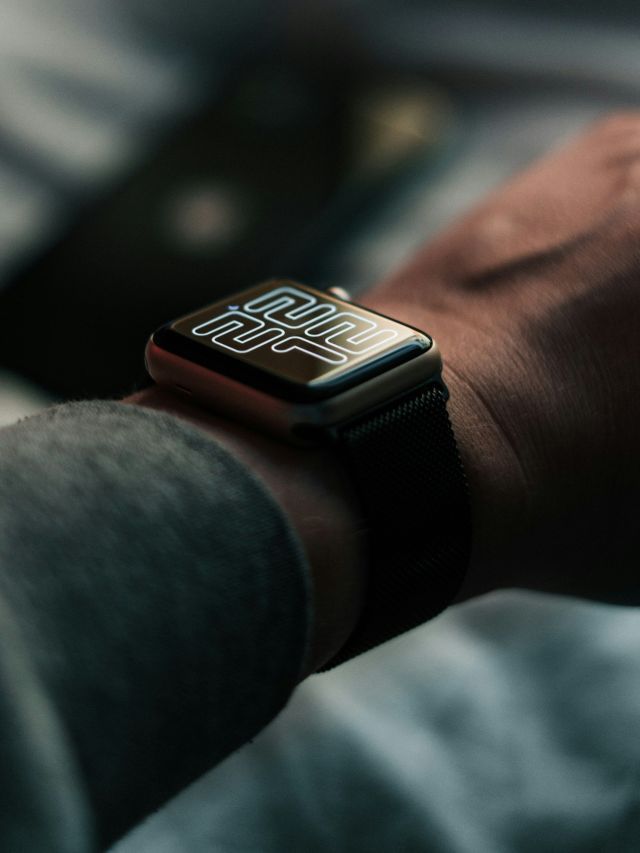 Novos smartwatches identificam doenças com dados do sono; entenda