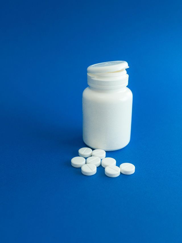 Analgésicos todo dia: saiba quando a solução para dor vira o problema