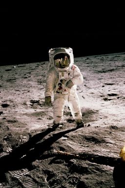 Nasa muda plano e criará base na Lua de US$ 20 bilhões em 7 anos