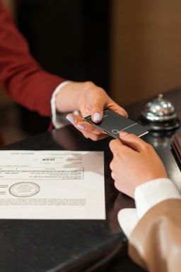Novo check-in digital em hospedagens no Brasil: entenda regra