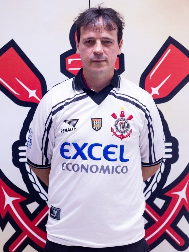 Fernando Diniz é anunciado como novo técnico do Corinthians