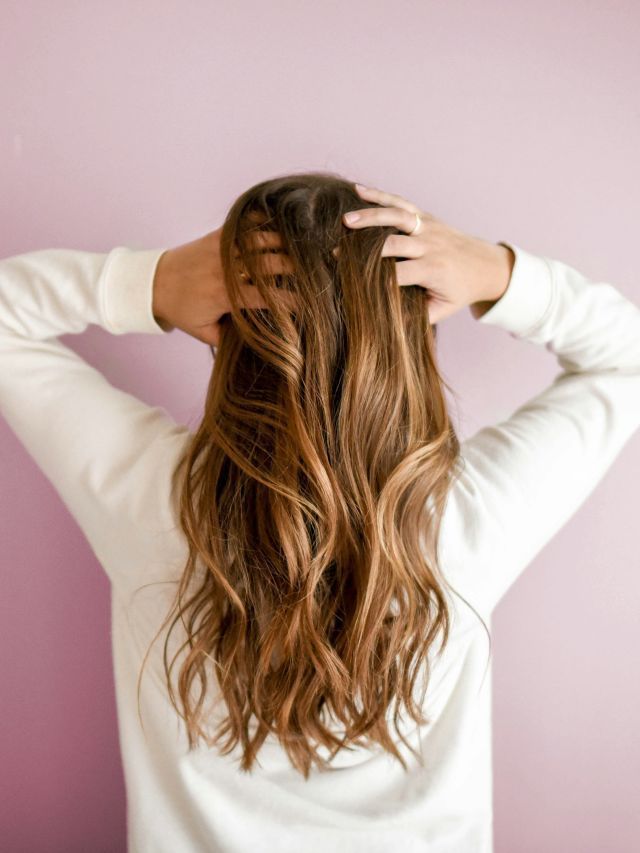 Transplante capilar sem raspar cabelo tem alta procura entre mulheres