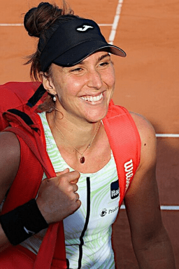 Bia Haddad anuncia novo técnico em busca de retomada na carreira