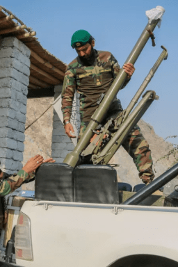 Entenda a escalada de tensão entre Afeganistão e Paquistão