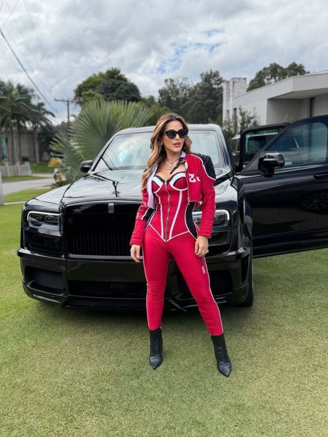 Influencer Deolane Bezerra é presa em operação contra o PCC em SP
