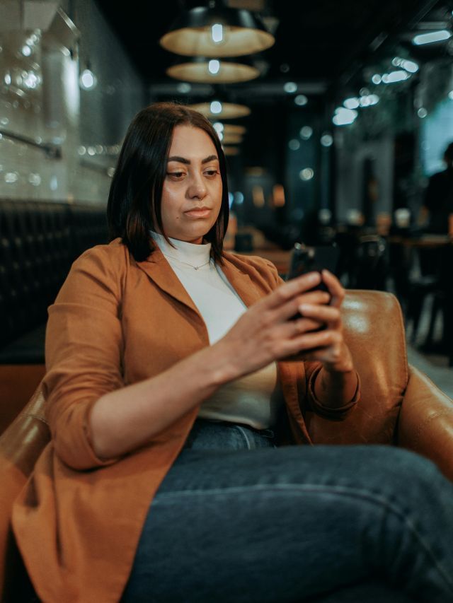 Redes sociais podem aumentar a solidão em adultos, aponta estudo