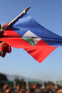Violência de gangues no Haiti desloca quase 600 mil pessoas em 2025