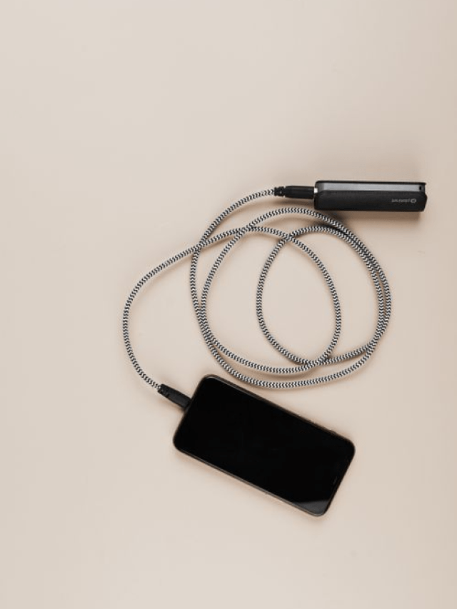 Quais são os erros que destroem o cabo do seu celular?