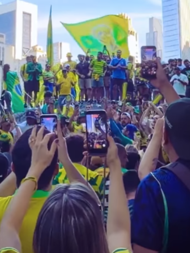 Das meias da sorte ao sofá: as principais superstições na Copa