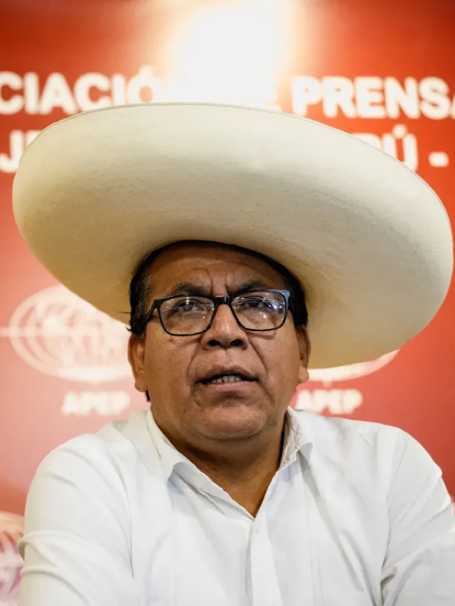 Quem é Roberto Sánchez, candidato à Presidência do Peru?