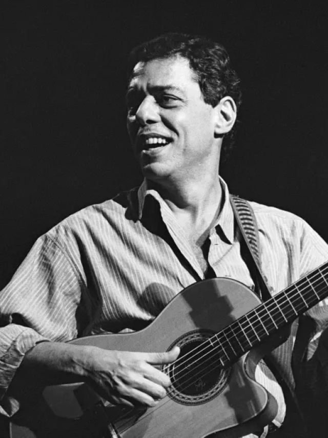 Relembre destaques da carreira de Chico Buarque