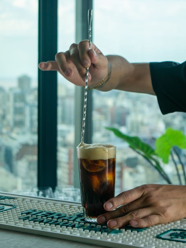 Coquetelaria premium impulsiona café na indústria de bebidas