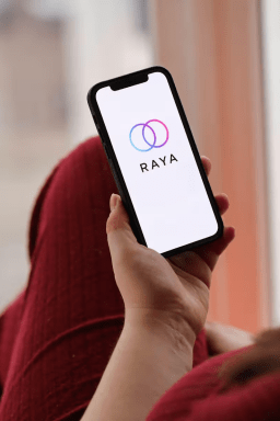Conheça Raya, aplicativo exclusivo conhecido como “Tinder dos famosos”