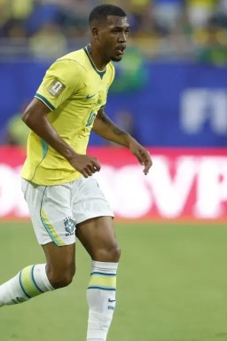 Novo titular da Seleção, Rayan não sabe o que é derrota há seis meses