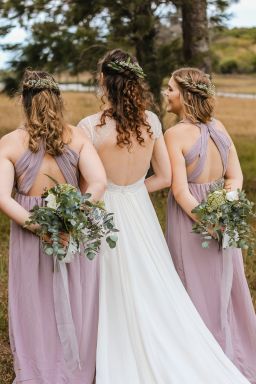 Como escolher o vestido ideal para ser madrinha de casamento?